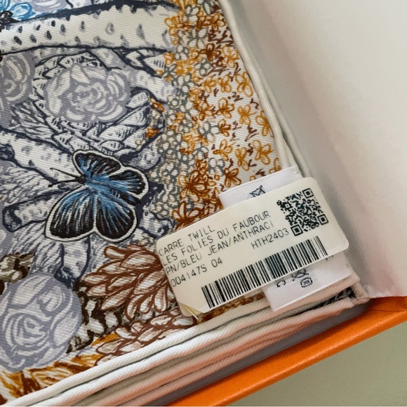 New! Authentic Hermès 90x90cm Scarf - Picture 3 of 5